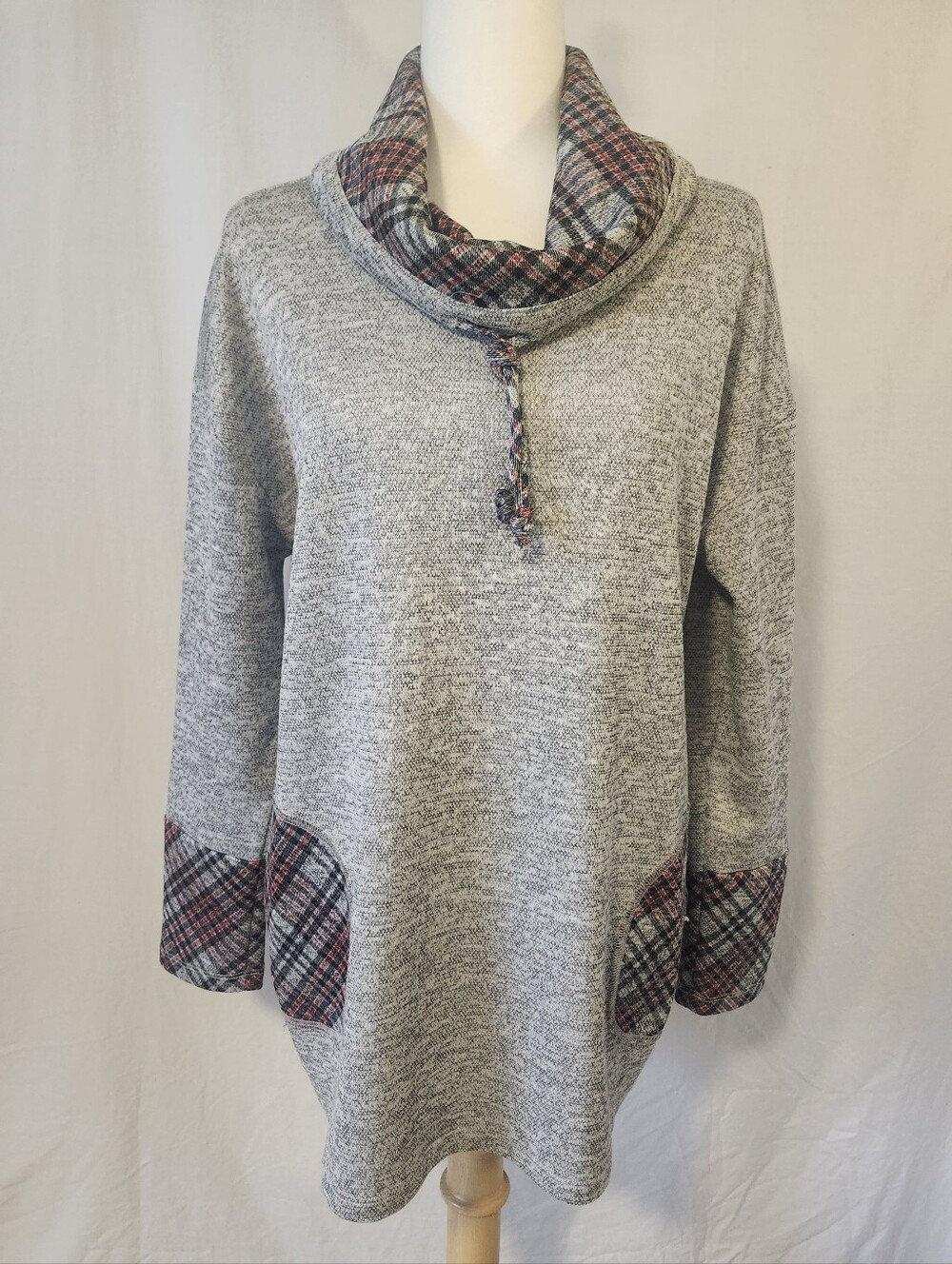 Initiatives Cozy Gray Pullover Sweater with Plaid Trim